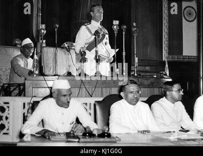 Lord Mountbatten in der Erklärung der Unabhängigkeit Indiens, 15. August 1947. Lord Louis Mountbatten, 1900-1979, war der letzte Vizekönig von Indien Stockfoto