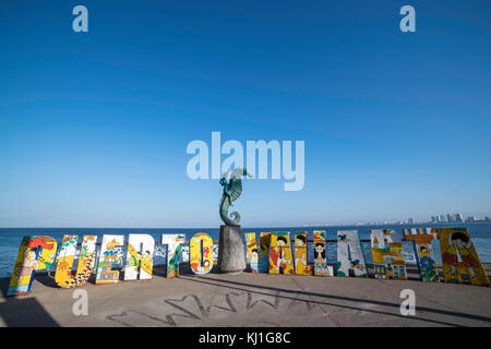 "Der Junge auf der Seepferdchen", Rafael Zamarripa Castañeda, an der berühmten Malecon, Puerto Vallarta, Mexiko Stockfoto