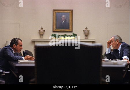 United States Präsident Lyndon Johnson, trifft sich mit Präsidentschaftskandidat Richard Nixon im Weißen Haus, 26. Juli 1968 Stockfoto