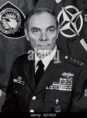 Alexander Haig Jr. (1924 - 2010) United States Army General, wie die Außenministerin der Regierung der Vereinigten Staaten unter Präsident Ronald Reagan und Stabschef im Weißen Haus unter den Präsidenten Richard Nixon und Gerald Ford serviert. Er diente auch als Oberster Alliierter Befehlshaber Europa dominierende Alle US- und NATO-Truppen in Europa. Stockfoto