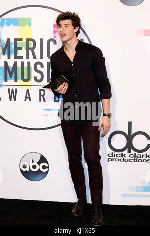 Shawn Mendes nimmt am 19. November 2017 an den American Music Awards 2017 im Microsoft Theater in Los Angeles, Kalifornien, Teil. Stockfoto