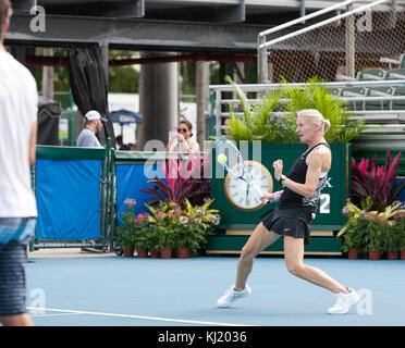 ***JANA NOVOTNA IST VERGANGEN. * Delray Beach, FL - 21. November: Jana Novotna während der Saison 2015 Chris Evert/Raymond James Pro-Celebrity Tennis Classic im Delray Beach Tennis Center in Delray Beach, Florida 21. November 2015. Foto Von Aaron Gilbert/MediaPunch Stockfoto