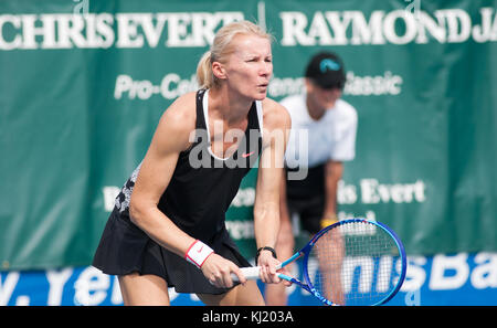 ***JANA NOVOTNA IST VERGANGEN. * Delray Beach, FL - 21. November: Jana Novotna während der Saison 2015 Chris Evert/Raymond James Pro-Celebrity Tennis Classic im Delray Beach Tennis Center in Delray Beach, Florida 21. November 2015. Foto Von Aaron Gilbert/MediaPunch Stockfoto