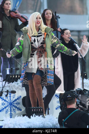 New York, NY, USA. Nov. 2017. Gwen Stefani probt und tapes ihr Performance-Segment Macy's Day Parade 2017 im Bryant Park in nNew York City am 21. November 2017. Credit: Rw/Media Punch/Alamy Live News Stockfoto
