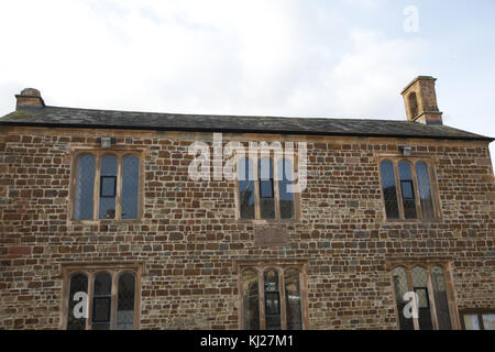 Hatherleigh, UK. 21 Nov, 2017. Blauer Himmel über Hatherleigh, Devon. Credit: Keith Larby/Alamy leben Nachrichten Stockfoto