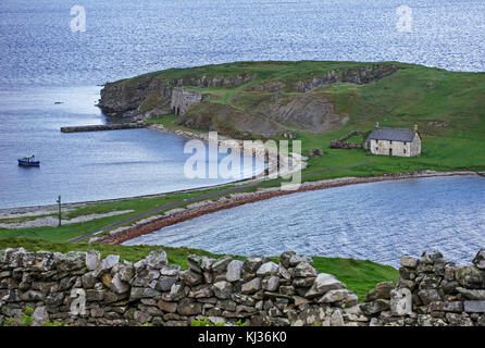 Das Alte Fährhaus und Kalköfen bei Ard neakie in Loch Eriboll, Scottish Highlands, Sutherland, Schottland, UK Stockfoto