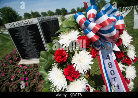 Pentagon Gruppe Beerdigung Marker in Arlington National Cemetery (27067501661) Stockfoto