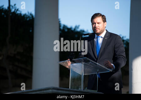 Der nationale Verband der Landschaft Berufe Freiwilliger in Arlington National Cemetery (28213086596) Stockfoto