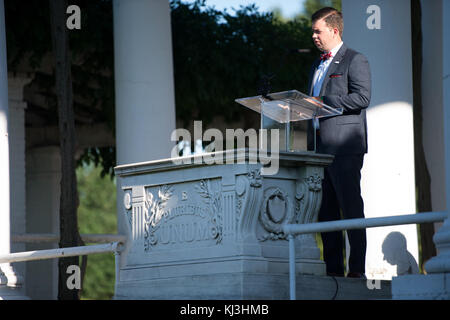 Der nationale Verband der Landschaft Berufe Freiwilliger in Arlington National Cemetery (27631572733) Stockfoto