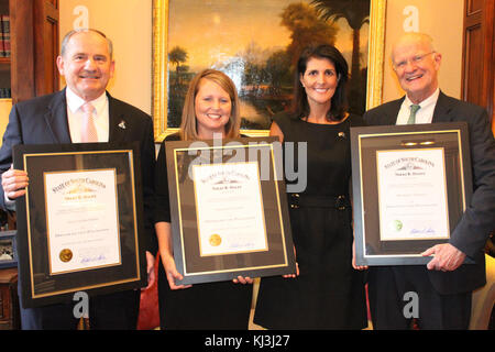 Nikki Haley, ehemaliger Gouverneur von South Carolina und US-Botschafter bei den Vereinten Nationen, erhielt den prestigeträchtigen Palmetto-Orden in Anerkennung ihres öffentlichen Dienstes und ihrer Führung. Die Auszeichnung ist die höchste Auszeichnung South Carolinas und würdigt Beiträge zur Entwicklung des Bundesstaates. Stockfoto