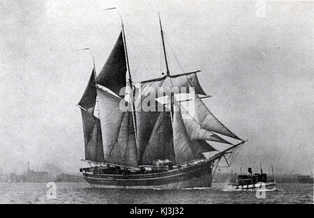 Eine temperamentvolle Murphy Foto, C. 1908, verfing sich STUART H. DUNN, der Toronto östlichen Lücke, die durch den Dampf Schlepper Nellie Bly abgeschleppt Stockfoto