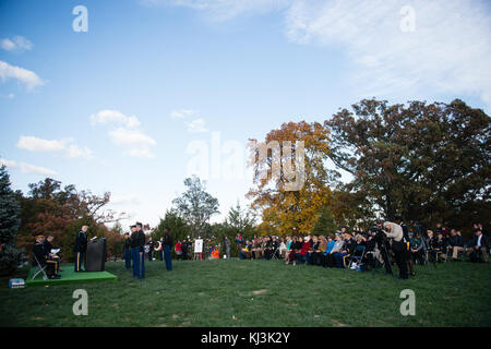 Die militärische Ordnung der Welt Kriege hält einen Erinnerungsservice für Allgemeine der Armeen John J. Pershing in Arlington National Cemetery (30924912965) Stockfoto
