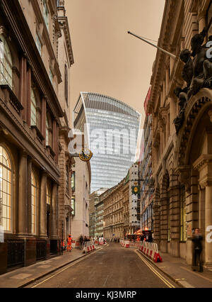 Ungewöhnlich atmosphärischen Bedingungen verursacht epia' Himmel nach 20 Fenchurch Street suchen. 20 Fenchurch Street Montag, 16. Oktober, London, United Kingdo Stockfoto