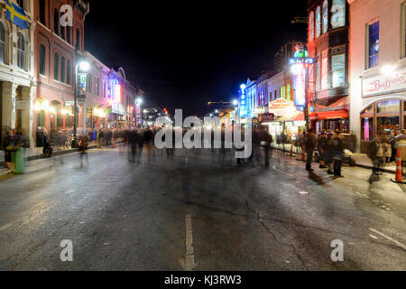 Austin, Texas - März 7, 2014: Sixth Street in Austin, Texas während South by Southwest. Stockfoto