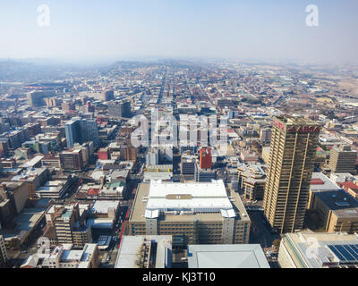 Johannesburg, Südafrika - 31. Mai 2012: Blick vom Carlton Center 50. Stock, top von Afrika in Johannesburg, Südafrika. Blick auf die sk der Stadt Stockfoto