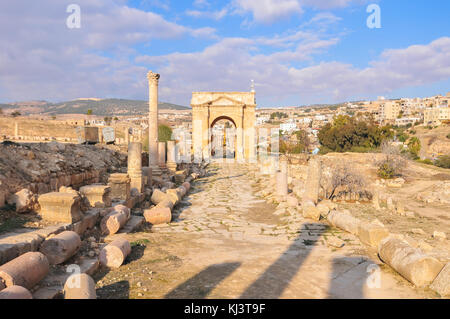 Die nördliche Tetrapylon in Jerash, Jordanien, Jerash ist der Ort der Ruinen des griechisch-römischen Stadt Gerasa. Stockfoto