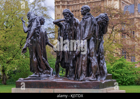 Die Bürger von Calais (les Bourgeois de Calais), eine der bekanntesten Skulpturen von Auguste Rodin. Victoria Tower Gardens. Stockfoto