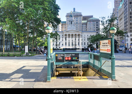 Brooklyn, NY - 21. Juni 2014: brooklyn Borough Hall U-Bahnstation. Stockfoto