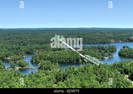 Die Thousand Islands Bridge. Eine internationale Brücke System 1937 über den Sankt-Lorenz-Strom Anschluss Northern New York in der Einheit konstruiert Stockfoto