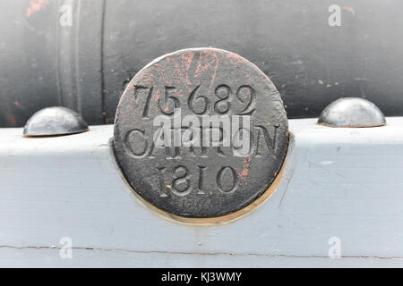 Inschrift auf Kanone im Fort Henry National Historic Site in Kingston, Ontario, Kanada. Stockfoto