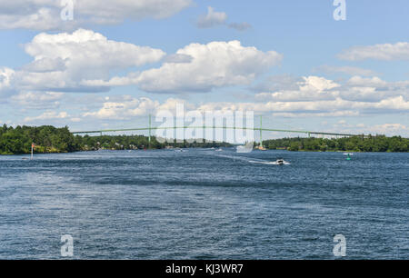 Die Thousand Islands Bridge. Eine internationale Brücke System 1937 über den Sankt-Lorenz-Strom Anschluss Northern New York in der Einheit konstruiert Stockfoto