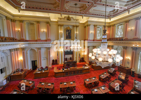 Sacramento, Kalifornien - 31. Mai 2014: Eine leere Senat Kammer in der California State Capitol Building am 31. Mai 2014 in Sacramento, Kalifornien Stockfoto