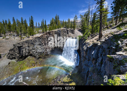 Rainbow Falls bei Devil's Postpile National Monument Stockfoto