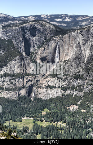 Half Dome, ein wenig Yosemite Valley, Liberty cap, Nevada fällt und Vernal Falls Stockfoto