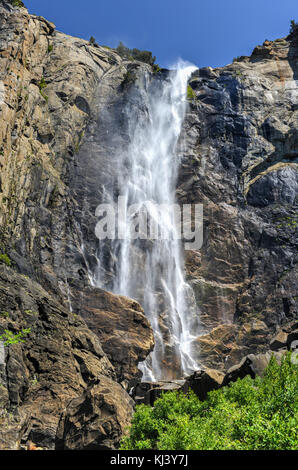 Bridalveil fall in Yosemite National Park. Einer der bekanntesten Wasserfälle im Yosemite Valley in Kalifornien Stockfoto