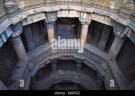 Teilweise mit Blick auf Dada Hari Ni Vav, Asarwa, Ahmedabad, Gujarat, Indien. Stockfoto