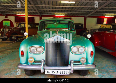 Ein "Rolls Royce" Oldtimer. Auto World Oldtimer Museum, Ahmedabad, Gujarat, Indien Stockfoto