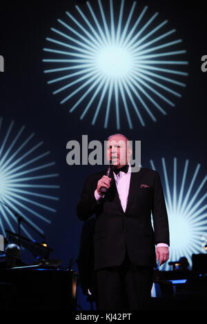 HOLLYWOOD, FL - Januar 05: Frank Sinatra jr führt im Hard Rock Live im Seminole Hard Rock Hotel & Casino am 5. Januar 2008 in Hollywood, Florida Personen: Frank Sinatra jr statt Stockfoto