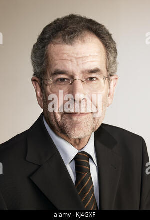 Alexander Van der Bellen ist der amtierende Präsident Österreichs, der sein Amt 2017 angetreten hat. Er ist Mitglied der Grünen und bekannt für seine EU-freundliche Haltung und seine Unterstützung für Umweltpolitik. Stockfoto