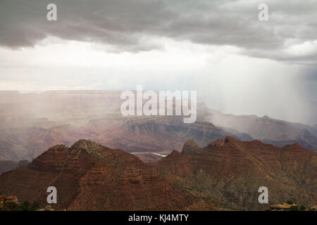 Blick auf den Grand Canyon Landschaft mit Gewitter Stockfoto