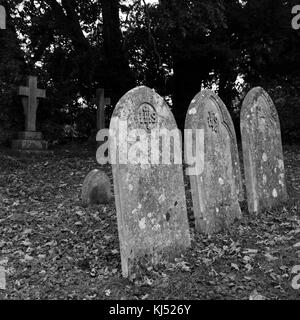 Grab Steine - Studieren in Schwarz und Weiß Stockfoto