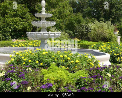 Dieses Bild bezieht sich auf ein bestimmtes Element mit der Bezeichnung RBG50small, das möglicherweise mit einem historischen Objekt oder Dokument innerhalb einer Sammlung in Verbindung steht und dessen eindeutige Kennung oder Beschreibung zu Archivierungszwecken angibt. Stockfoto