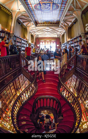 Die weltberühmte Bibliothek der Livraria Lello e Irmao, Porto, Portugal Stockfoto