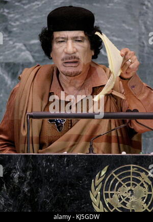 Muammar al-Gaddafi (1942 - 20. Oktober 2011), Oberst Gaddafi, war eine Libysche revolutionär, Politiker und politische Theoretiker. Er regierte Libyen als Revolutionäre Vorsitzender der Libyschen Arabischen Republik von 1969 bis 1977 und dann als "brüderlichen Führer' des Libyschen der Großen Sozialistischen arabischen Dschamahirija von 1977 bis 2011. Stockfoto