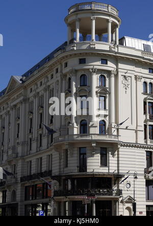 Hotel Bristol, Warschau ist ein historisches Hotel 1901 eröffnet, in Polens Hauptstadt Warschau zu einem Neo-Renaissance-Design gebaut, von dem Architekten W?adys?aw Marconi die endgültige Hotel zu entwerfen. Nachdem Polen erlangte seine Unabhängigkeit im Jahre 1919, paderewski als Premierminister, der ersten Sitzung seiner Regierung in seinem Hotel statt. Nach dem deutschen Einmarsch im Jahr 1939, das Hotel war in der Zentrale der Chef der Distrikt Warschau gemacht. Er überlebte den Krieg und wurde renoviert und 1945 neu eröffnet. Stockfoto