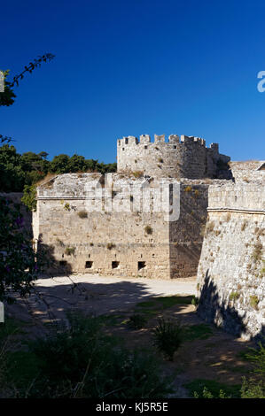 Äußere Stadtmauer, Altstadt von Rhodos, Rhodos, Dodekanes, Griechenland. Stockfoto