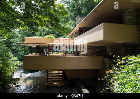 Fallingwater oder der Kaufmann Wohnort, von Frank Lloyd Wright, Pennsylvania, USA konzipiert Stockfoto