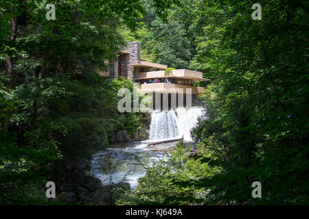 Fallingwater oder der Kaufmann Wohnort, von Frank Lloyd Wright, Pennsylvania, USA konzipiert Stockfoto