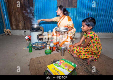 Eine glückliche Familie Umgebungen in Dhaka, Bangladesch. Stockfoto