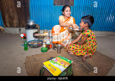 Eine glückliche Familie Umgebungen in Dhaka, Bangladesch. Stockfoto