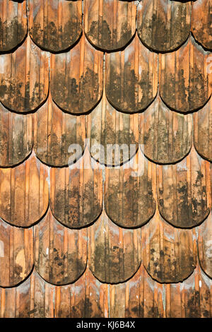 Hintergrund der alten Dachziegeln Stockfoto