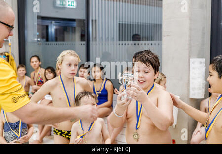 Fotos von einem Wasserball wm in Höganäs, Schweden. Cup November Cup fand im Sportzentrum, Höganäs. Stockfoto