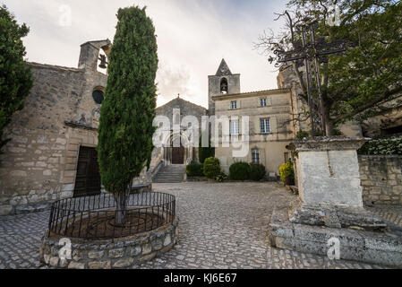 Straße des Dorfes Les Baux-de-Provence, Provence, Frankreich, Europa. Stockfoto