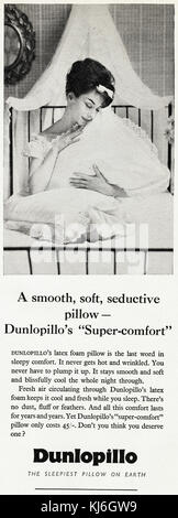 1950er alte alte alte alte Originalwerbung im britischen Magazin Printwerbung für Dunlopillo Latex-Schaumstoff-Kissen aus dem Jahr 1958 UK Stockfoto