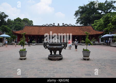 Das Haus der Zeremonien innerhalb der Vierten Hof der Tempel der Literatur in Hanoi, Vietnam Stockfoto