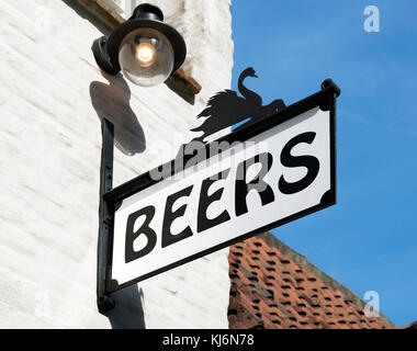 Bier Shop Verkauf von belgischen Bieren in Brügge (Brugge), Belgien. Stockfoto